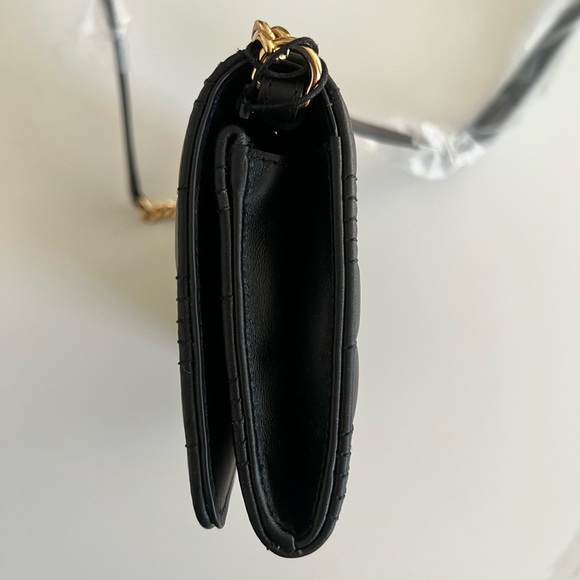 Burberry Lola Wallet with Detachable Strap - Picture 3 of 15